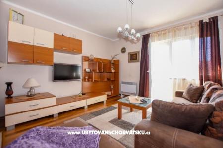 Apartments Lana photo 2
