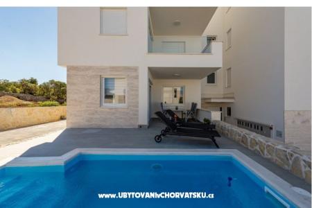 Dolphin view + pool by the beach photo 3