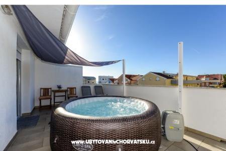Apartment with pool and jacuzzi photo 3