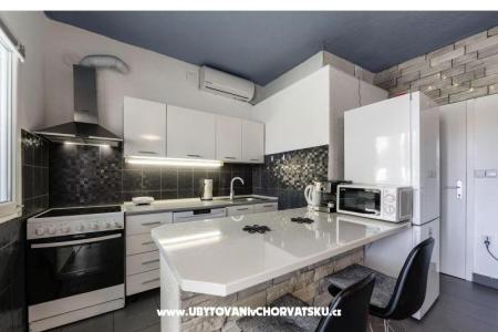 Apartment with pool and jacuzzi photo 5