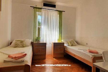 Apartments Danica - near beach photo 4