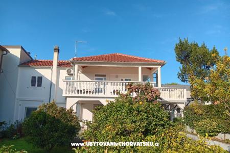 Apartments Filip Pakoštane Croatia