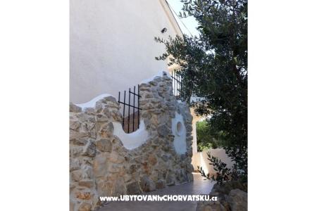 Apartments Paula &amp; Karla  Pakostane Croatia