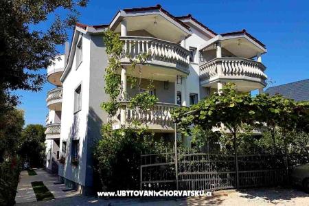 Apartments Ivišić Pakoštane Croatia