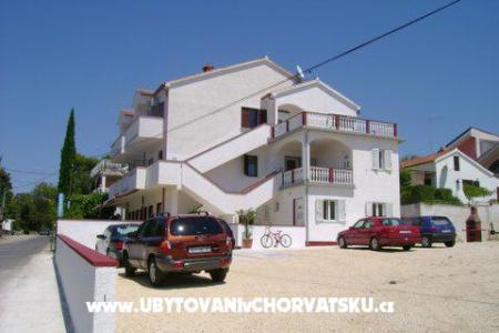 Apartments MARIJA-Petrcane photo 3