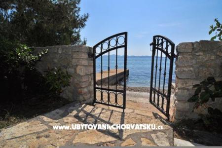 Vila Emila Petrcane Croatia