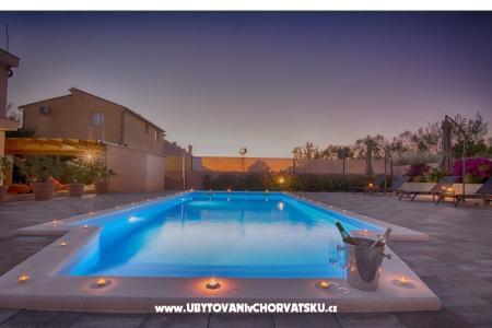  House with pool - Villa Marijana  photo 2