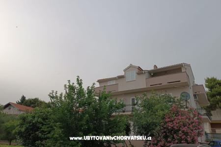 Apartment Ela Pirovac Croatia