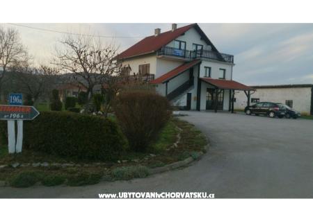 Private accommodation Brajdic photo 2