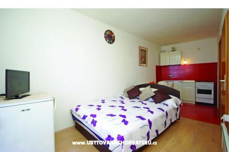 Seafront Studio Apartment + Balcony photo 5