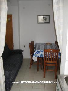 Apartments Flora photo 3