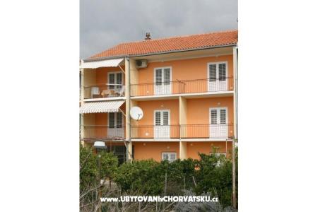 Apartments Mila Podgora Croatia