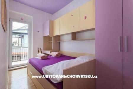 L&amp;L Apartment photo 3