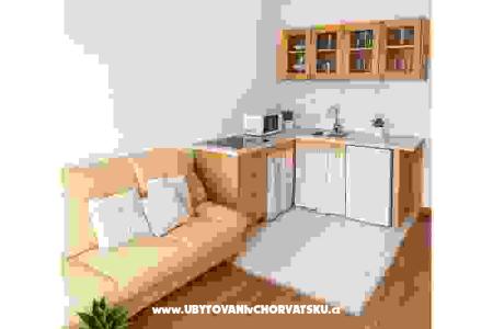 Pomalo Apartments By the Sea photo 4