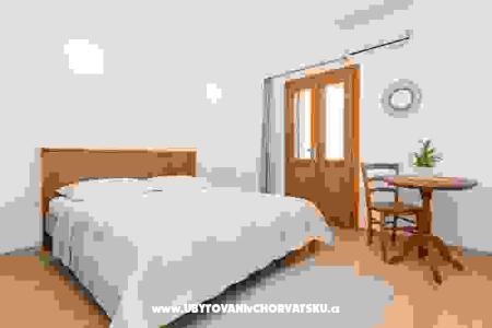 Pomalo Apartments By the Sea photo 5