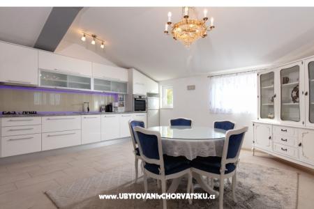 Wide Apartment with Pool  photo 5