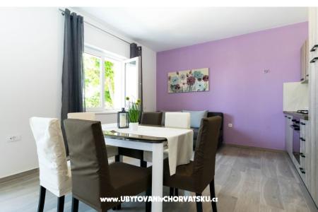 Apartments s bazenom Cvita/Podstrana photo 2