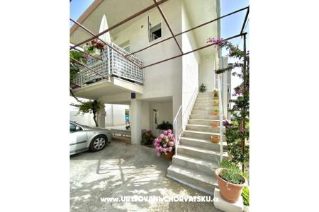 Apartments Janja Podstrana Croatia