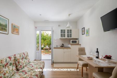 Apartments Lemon Garden with pool photo 4