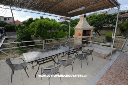 Apartments Marić Podstrana photo 2