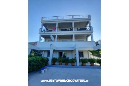 Apartments Plave oči  Podstrana Croatia