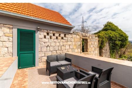 Holiday House Car photo 3