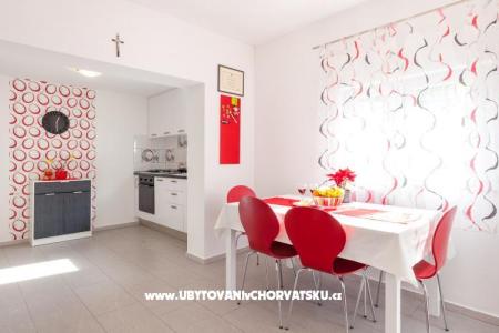 Apartments Leni photo 4