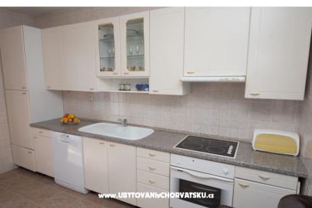 Zara Apartment photo 2