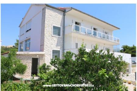 Apartments Slavka Primosten Croatia