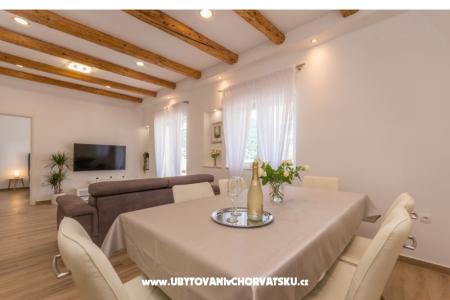 Apartments Bonaca - Prvi red do mora photo 3