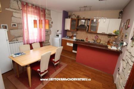 Heart of Pula - Centar Old Town  photo 2