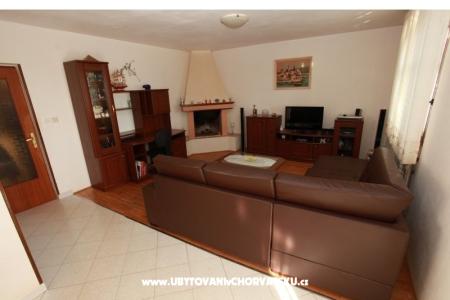 House Tommy photo 2