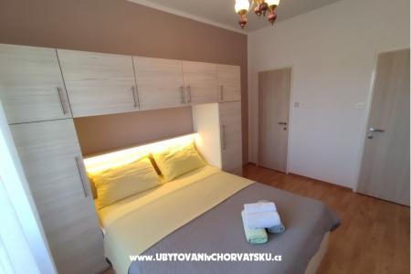 Apartments Damir-Julija photo 4