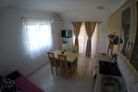 Apartments Laura photo 4