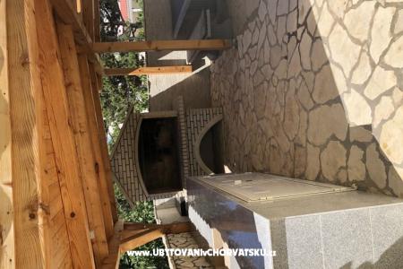  Miro Apartments photo 4