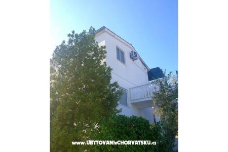 Apartments Dino Rogoznica Croatia