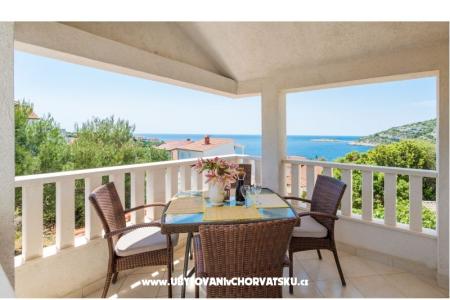 Apartments Iva Rogoznica Croatia