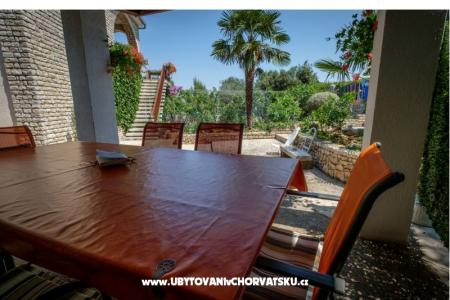 Apartments Radmila photo 4