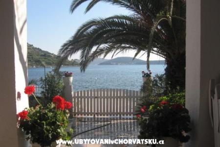 Villa Jozo Apartments photo 3