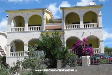 Apartments Villa Milakovic Rogoznica Croatia