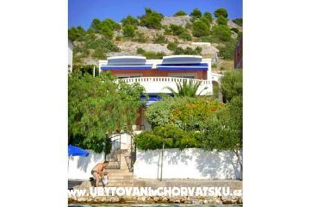 Holiday home - Apartments Rajčić photo 2