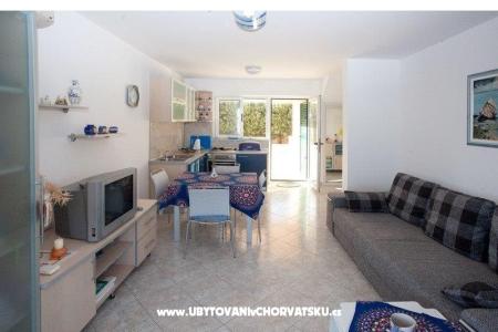 Beach apartments Rogoznica photo 4