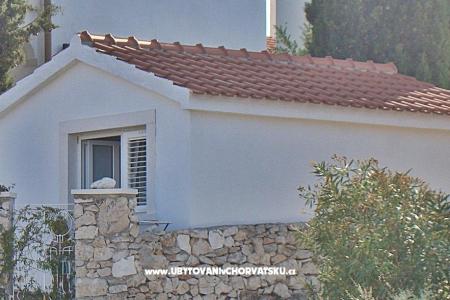 House Two Cypresses photo 2