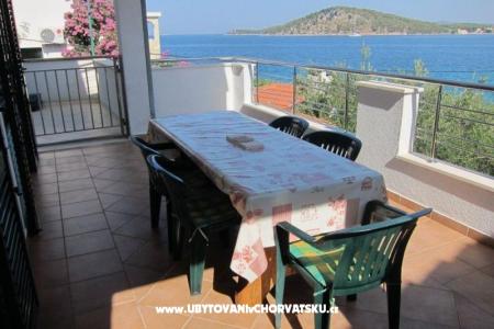 Mezaroca Apartments Rogoznica Croatia