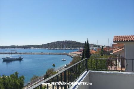Beach house: Rogoznica apartman photo 5