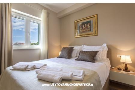 Flores Luxury Suites photo 3