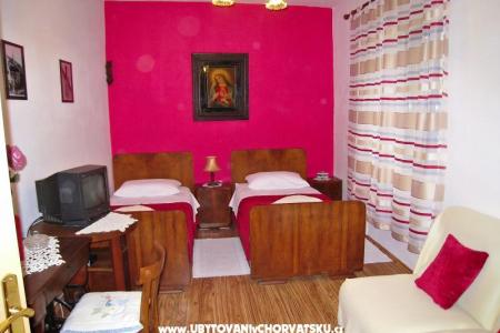 Apartment Jela photo 2