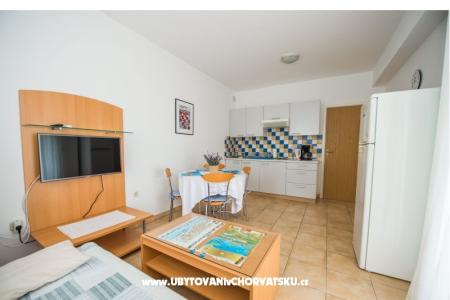 Apartments Anamarija photo 4