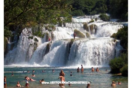 House Karmela photo 2