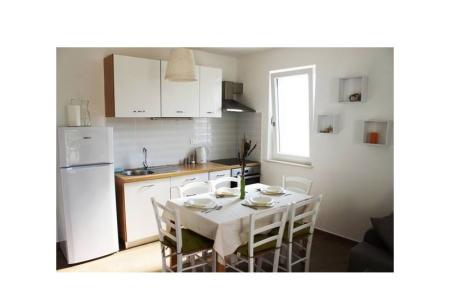 Laura apartmani photo 3